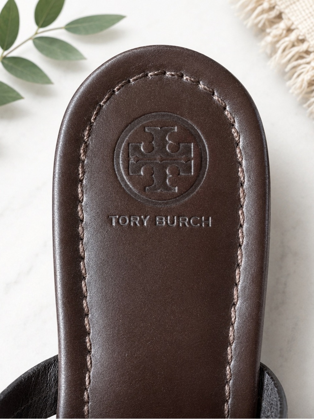 Tory Burch Miller Sandals Brown Leather Size 7.5M | Classic Logo Thong Sandals - Picture 4 of 5